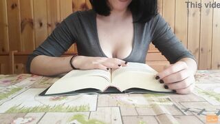 Histerical Literatur Yumi: can't read anymore and cums while using vibrator (ITA) - Unlimited Orgasm